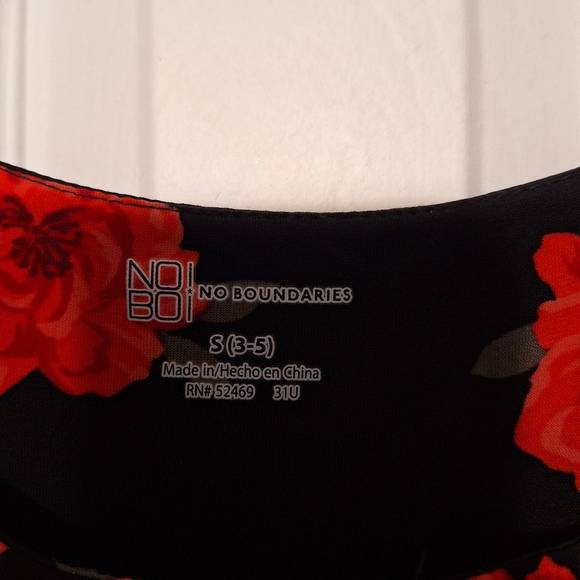 Beautiful dress - Picture 2 of 4